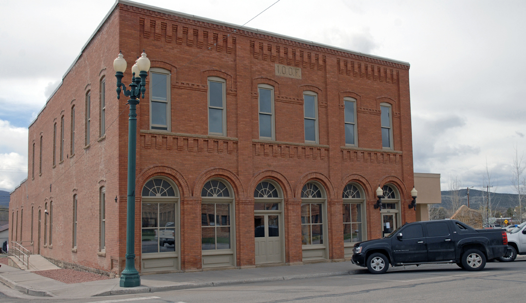 Authorities Meeker bank robbery suspect in custody