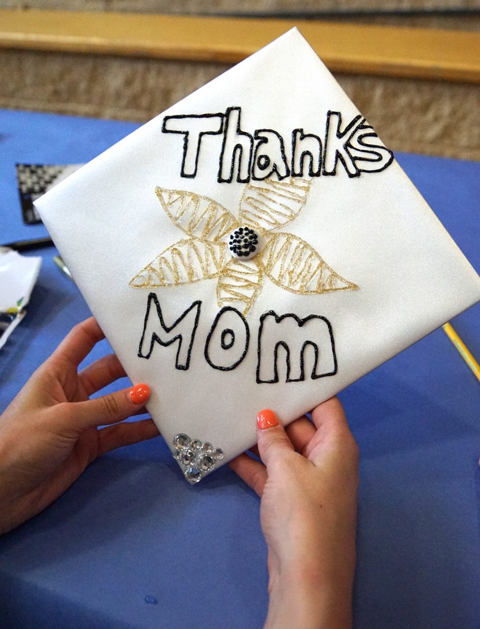 One senior choose to thank her mom.
