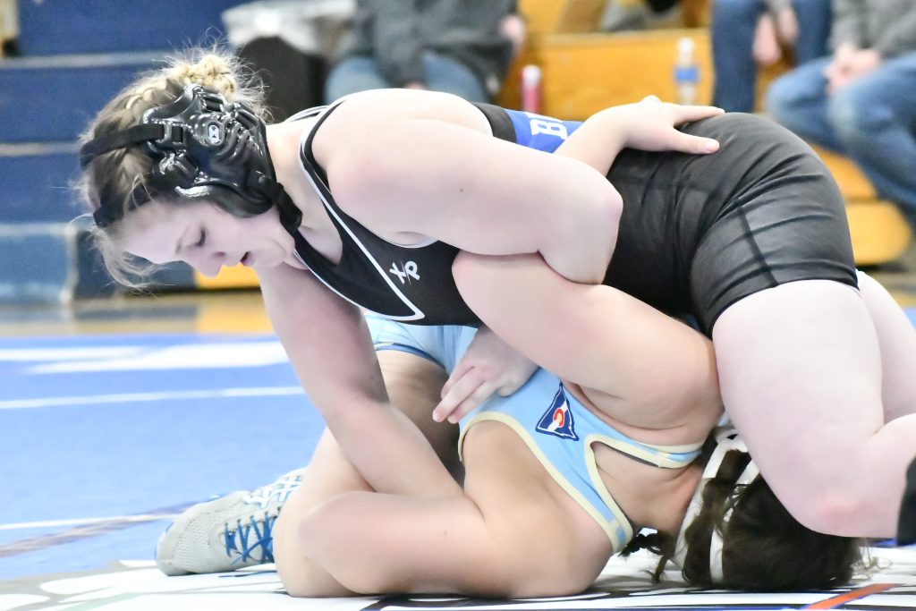 Moffat County girls wrestling sets sights on regional placements - Vimarsana News