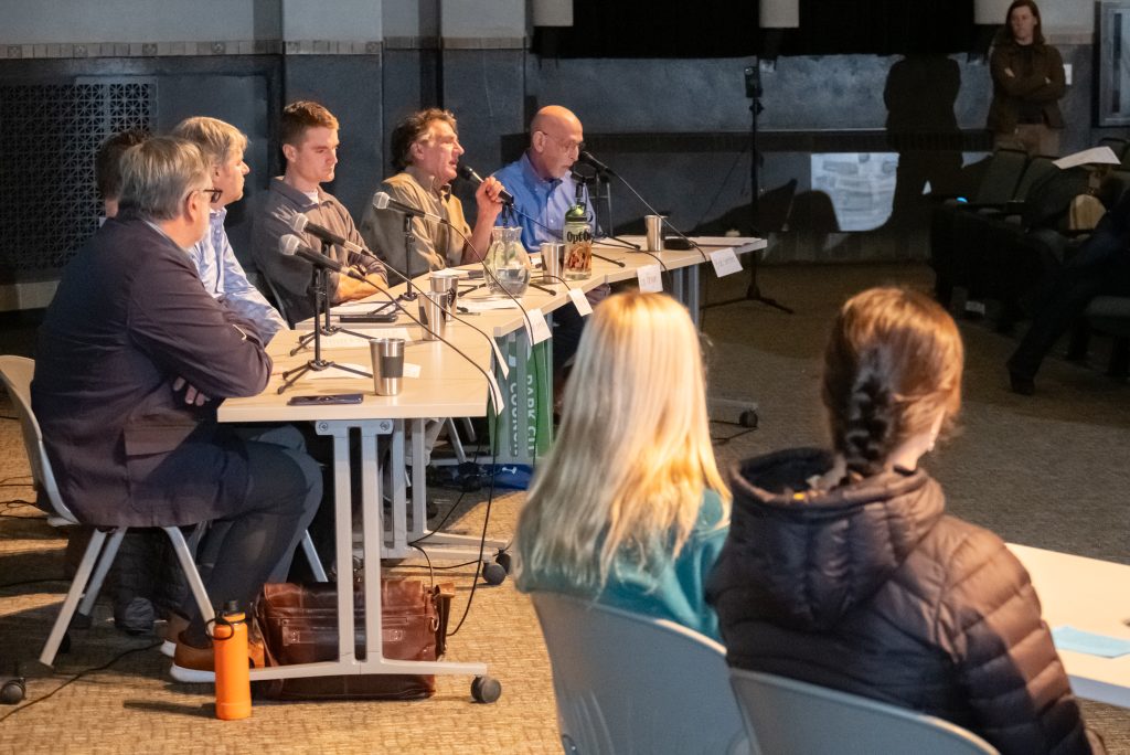 Park City candidates, seemingly suddenly, address house sizes but say little about the topic - Vimarsana News