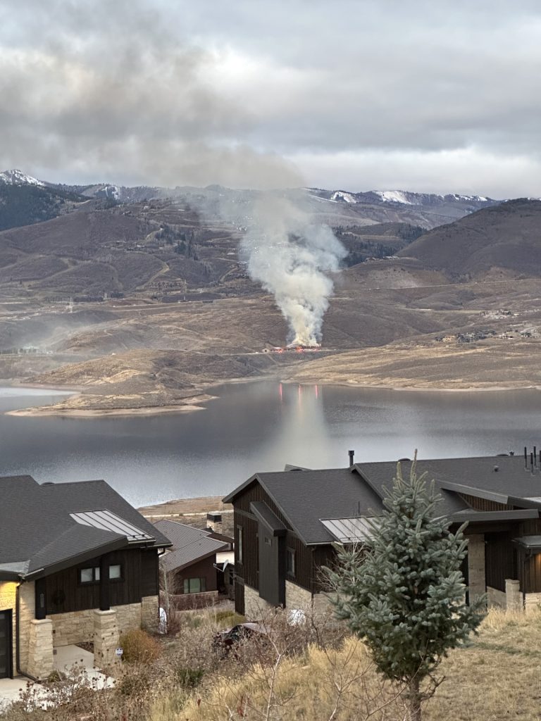 Large barn fire near the Jordanelle Reservoir - Vimarsana News