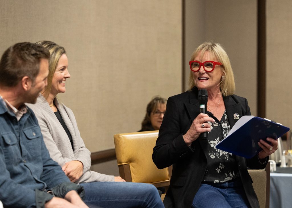 Park City mayor leads panel of military vets on sometimes emotional assessment of service - Vimarsana News