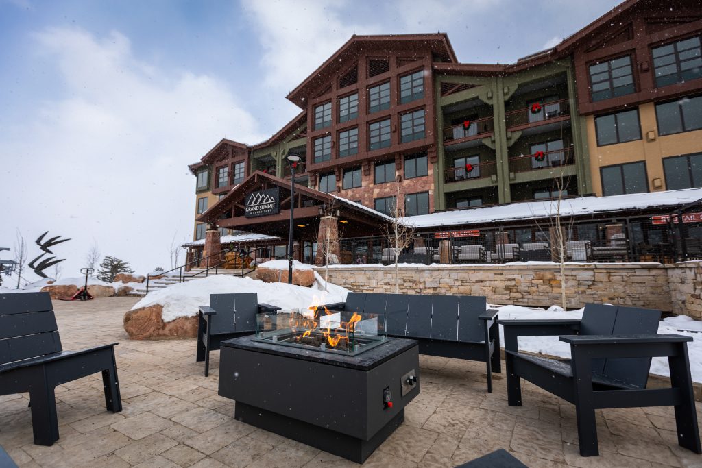 Canyons Village taps the spirit for a cocktail and mocktail contest - Vimarsana News