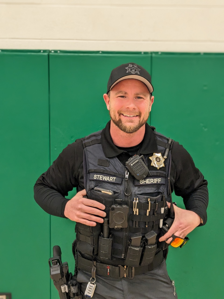 Sheriff's office and school district split cost of new School Resource Officer - Vimarsana News