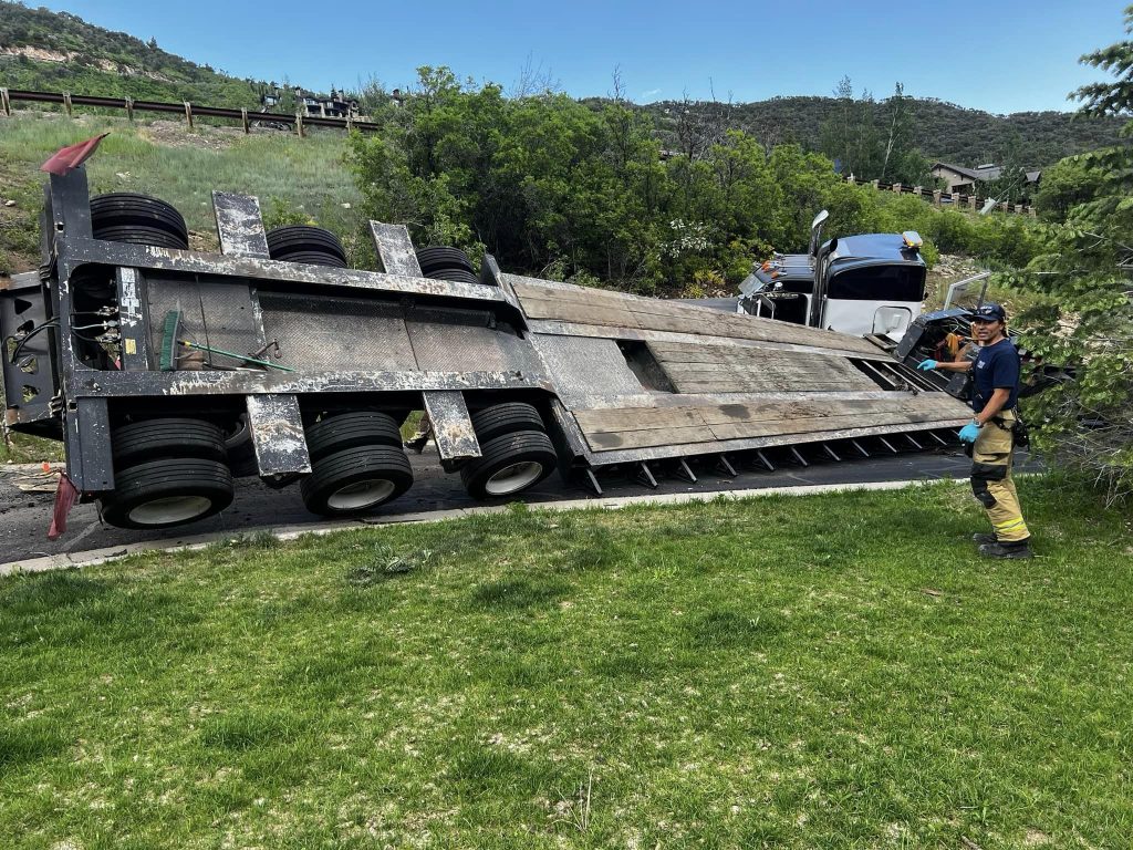 Man run over by semi-truck in Bear Hollow - Vimarsana News