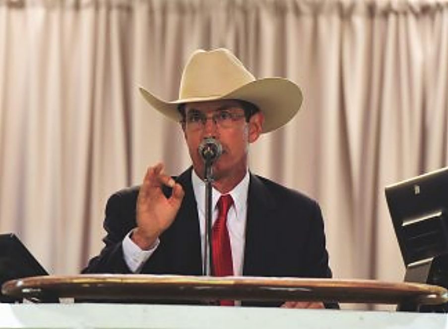 Illinois auctioneer wins 2017 World Livestock Auctioneer Championship