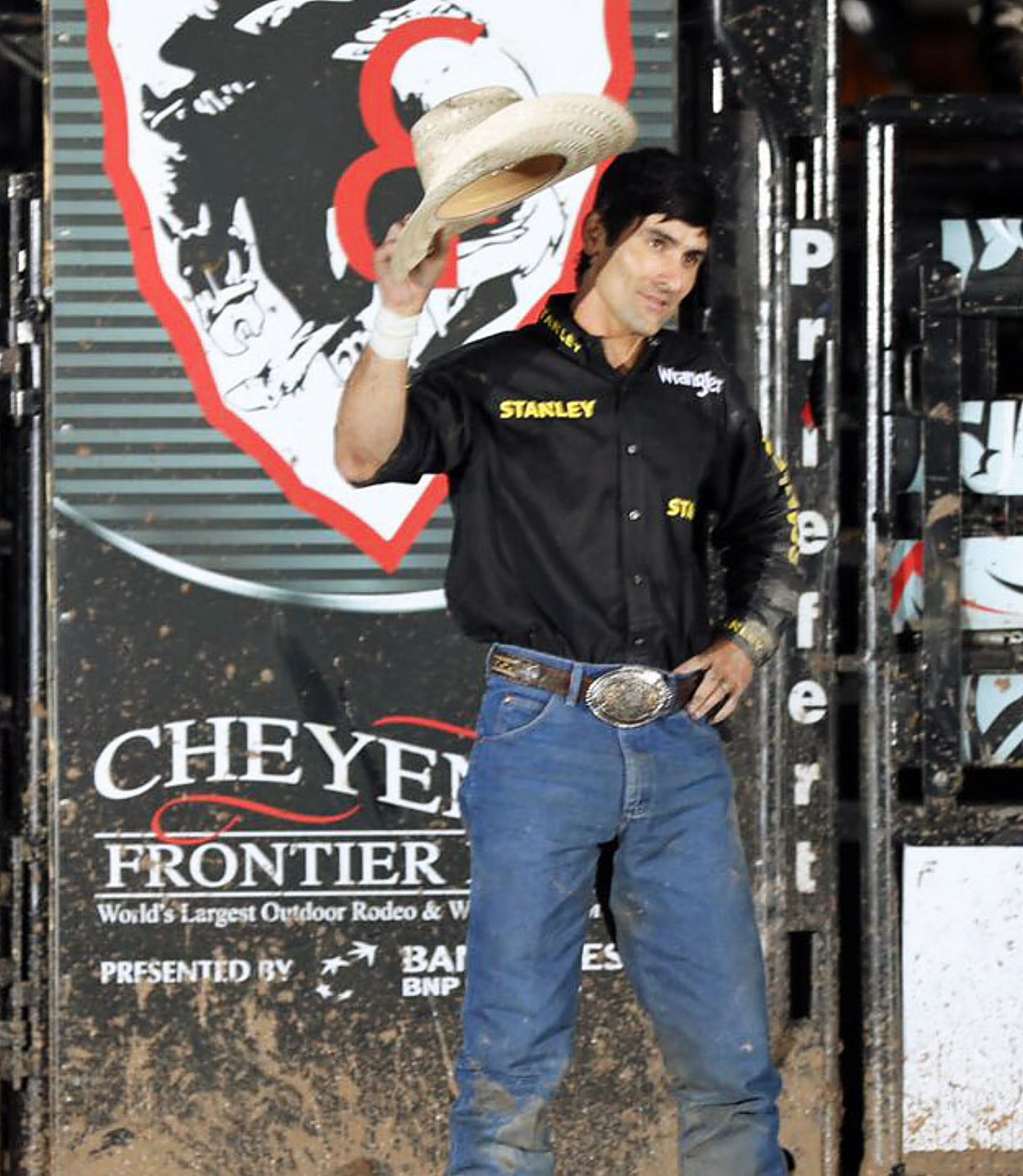 Alves leading PBR at Cheyenne Frontier Days