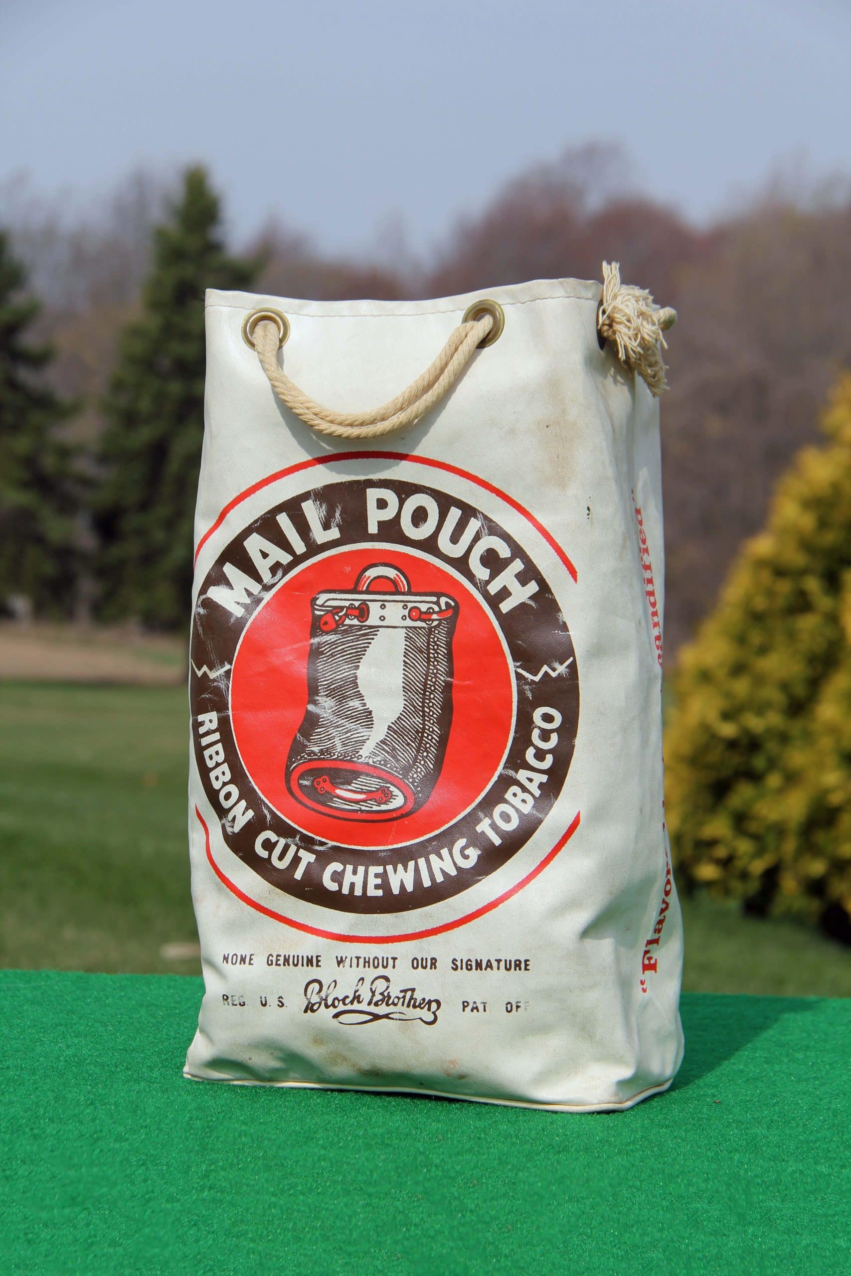 American folk art — Mail Pouch Barns