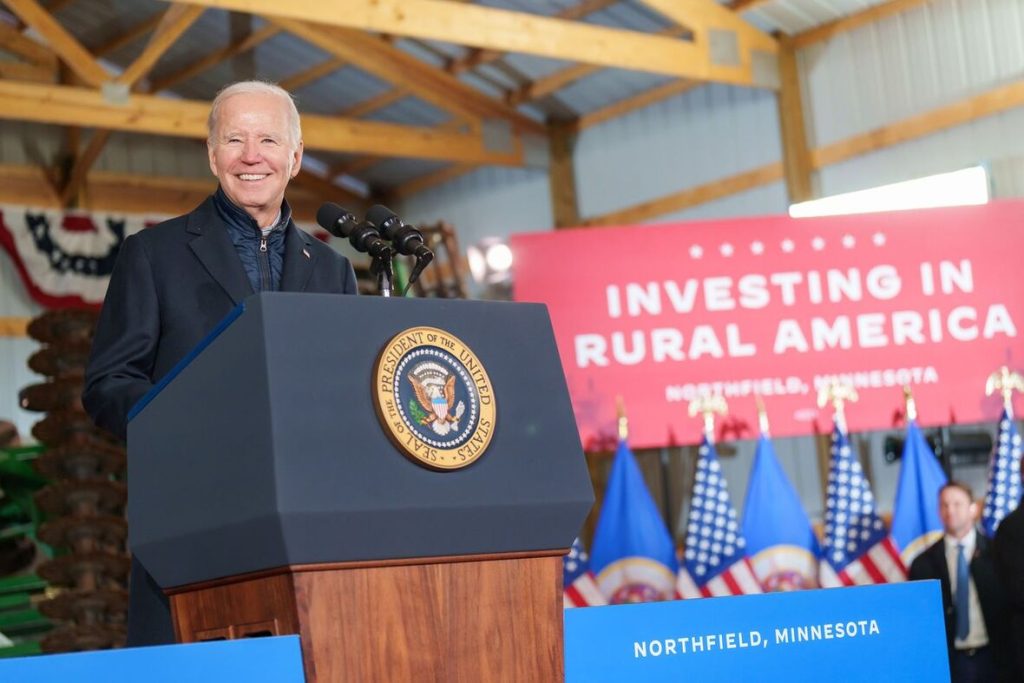 Biden kicks off rural tour in Minnesota | TheFencePost.com