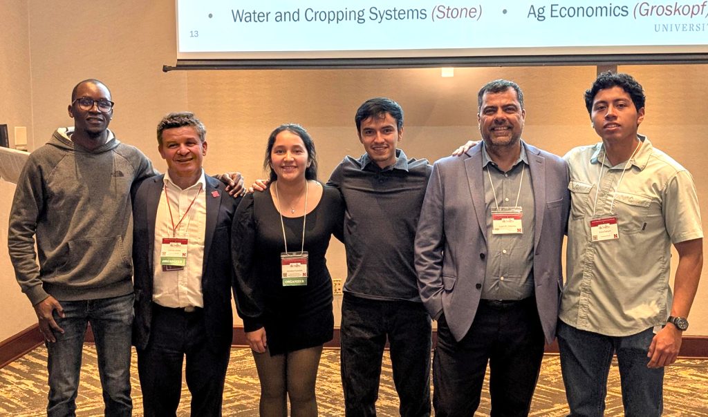 Collaboration and research in pulses brings together students and professionals 