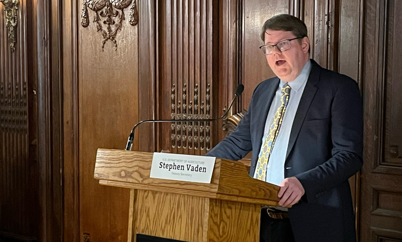 Vaden criticizes Mosaic for closing phosphorus mines in Brazil 