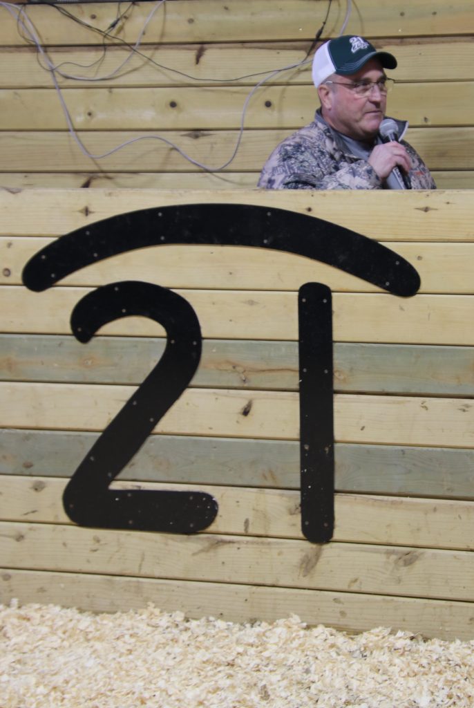 21 Angus Ranch 21 Angus 30th Annual Top Cut Bull Sale | TSLN.com