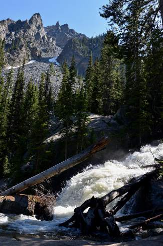 Colorado hiking trails with waterfalls: South Willow Falls