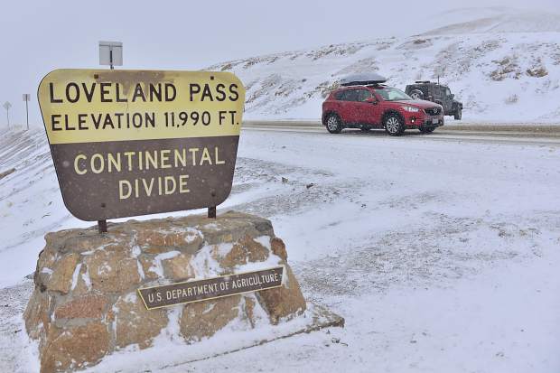Aurora man dies in head-on collision on Loveland Pass - Vimarsana News