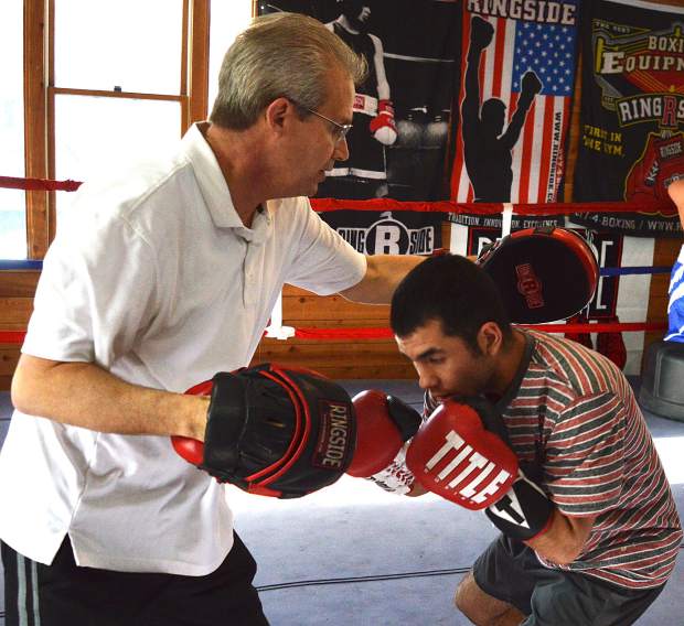 What Does Golden Gloves Mean in Boxing: Ultimate Guide to Glory