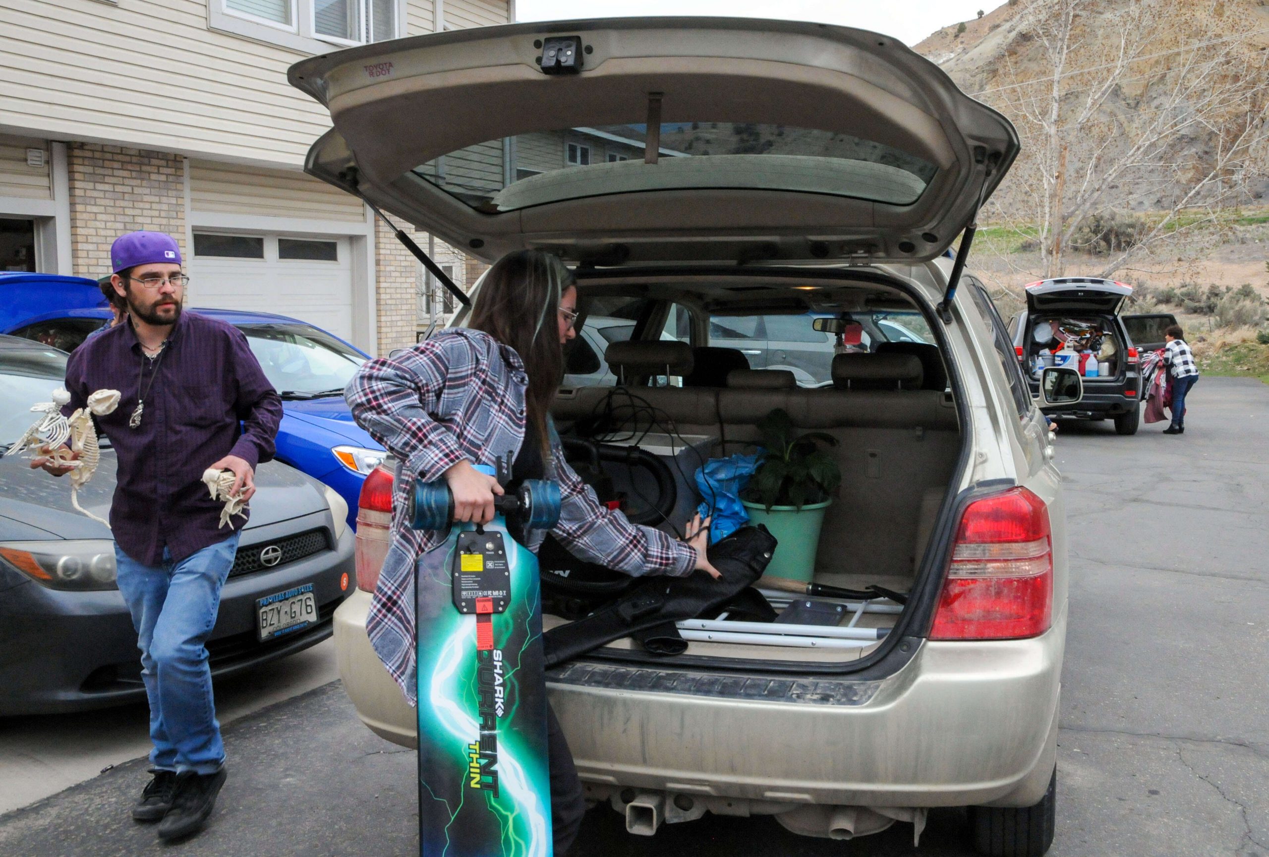 Weekend wildfire near Glenwood Canyon closes I70 as it burns from