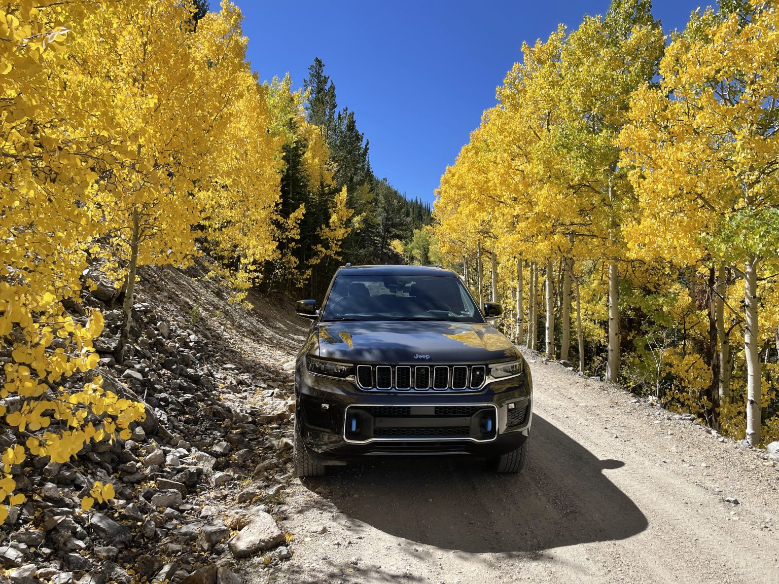 Mountain Wheels Plugin electric Jeep Grand Cherokee Overland 4xe