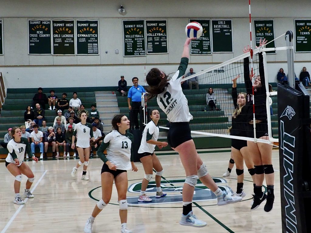 Summit High School girls volleyball team set on returning to regional