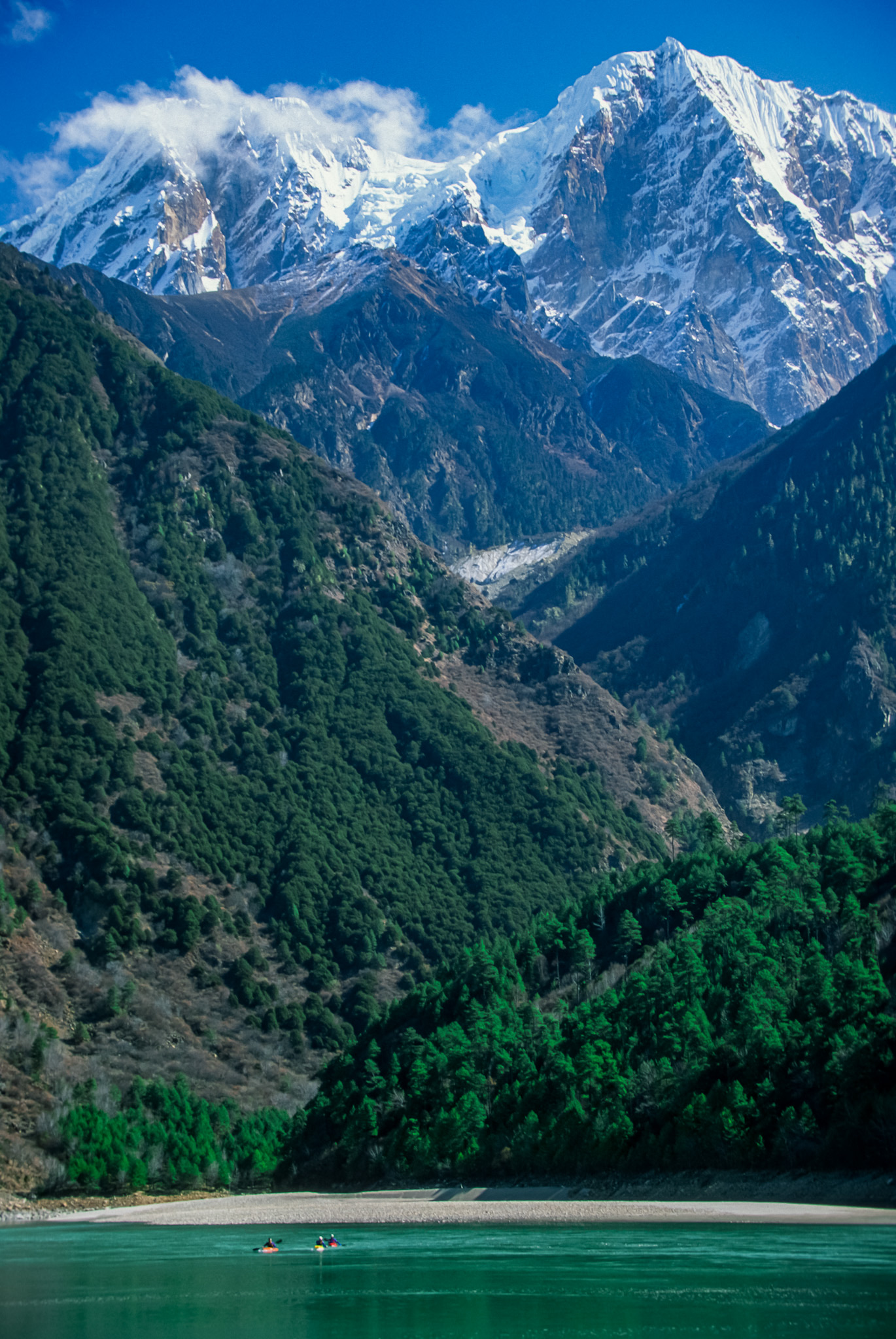 The river runner: How expedition kayaker Scott Lindgren balances a