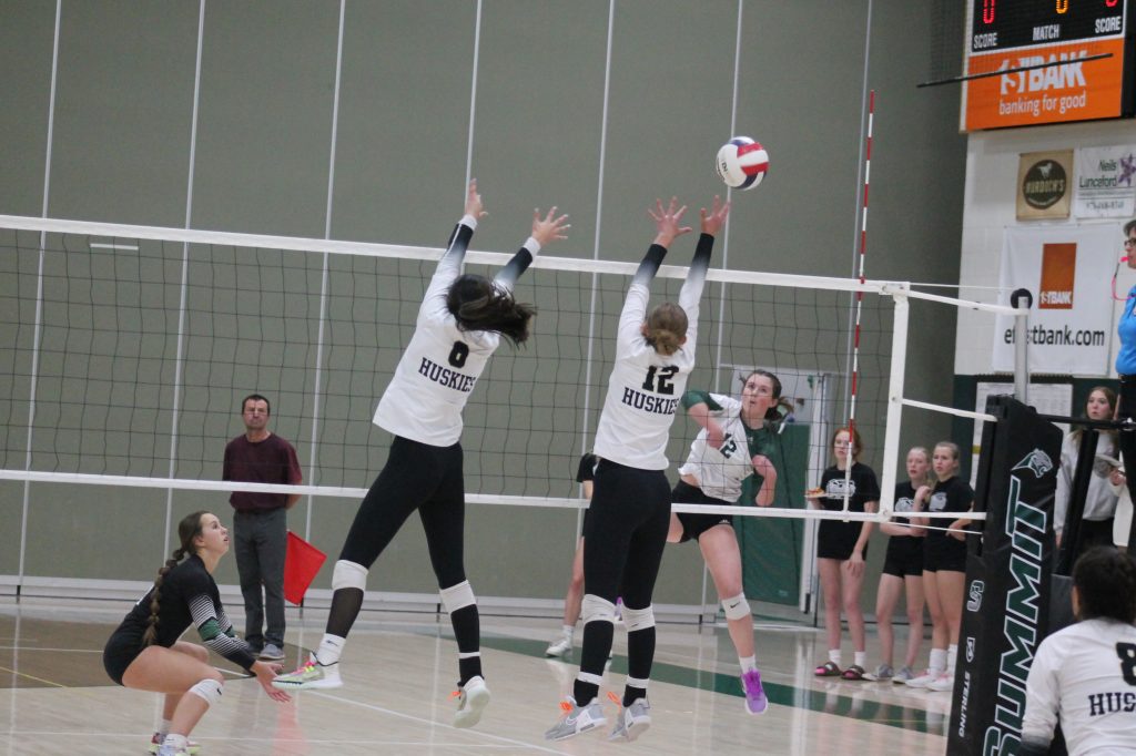 Battle Mountain Huskies subdue Tigers volleyball team on senior night - Vimarsana News