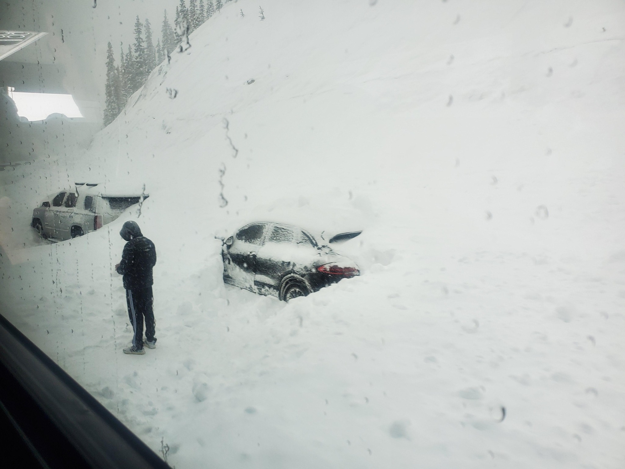 US 40 remains closed after avalanche buries 10 cars on Berthoud Pass on
