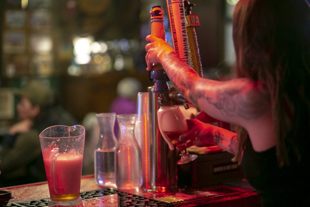 Culture high: Vacation atmosphere fuels elevated substance use in ski towns, public health reports show - Vimarsana News