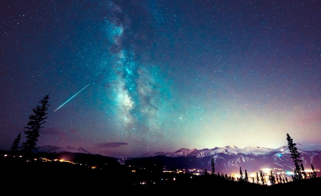 Colorado’s cold December nights are among the best to see shooting stars. Or, wait! Was that Santa’s sleigh?