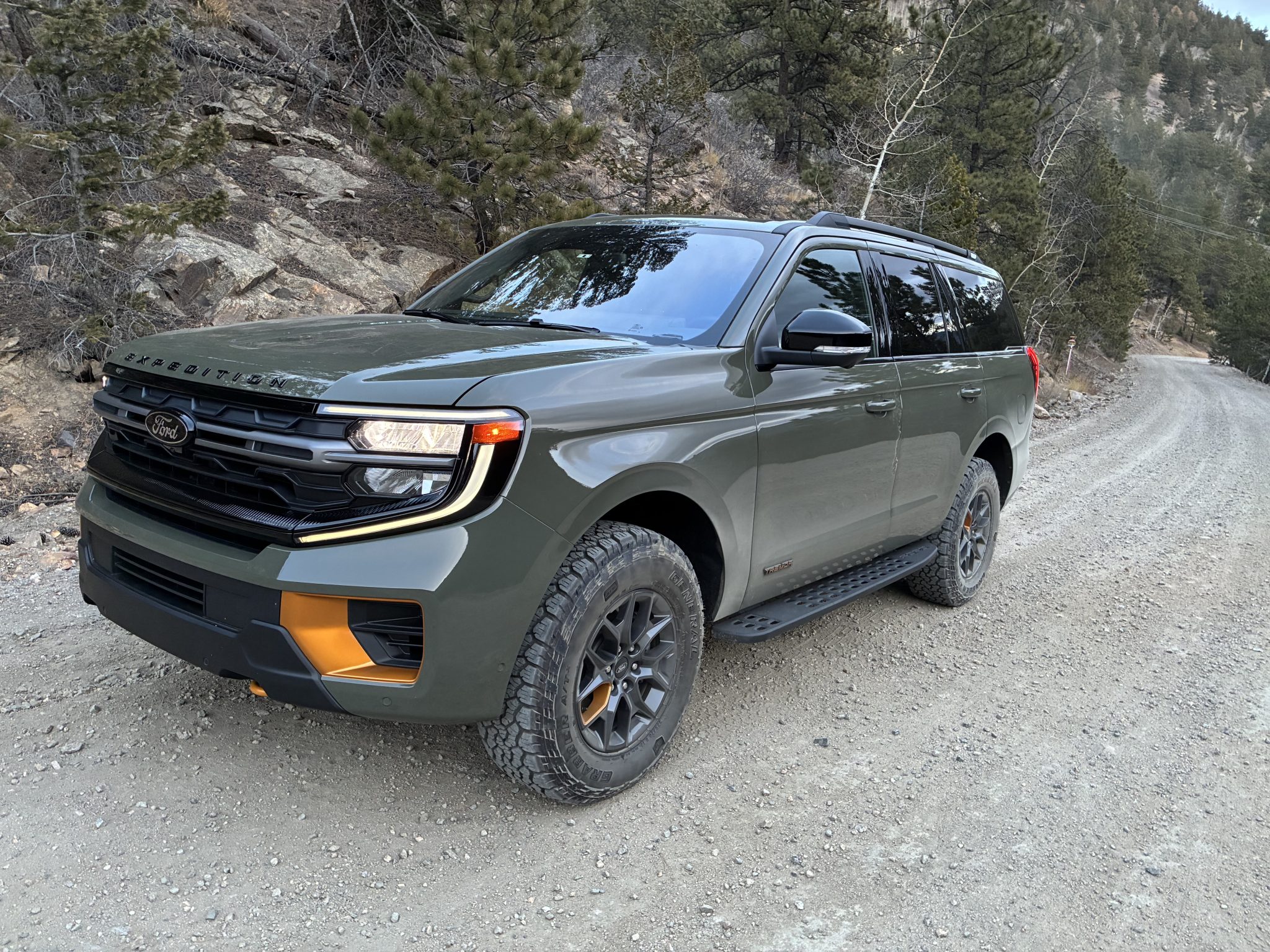 Mountain Wheels: Oversized prowess in Ford’s Raptor-styled Expedition ...