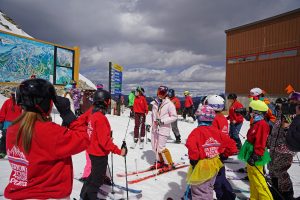 Mikaela Shiffrin skis with elevateHER members at Copper Mountain to kick off $1 million ShareWinter fundraising initiative