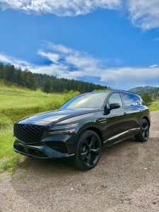 Mountain Wheels: Stealthy class in the ultra-darkened Genesis GV80 Prestige Black edition 