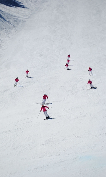 Ski instructors sync up on Aspen Mountain | AspenTimes.com