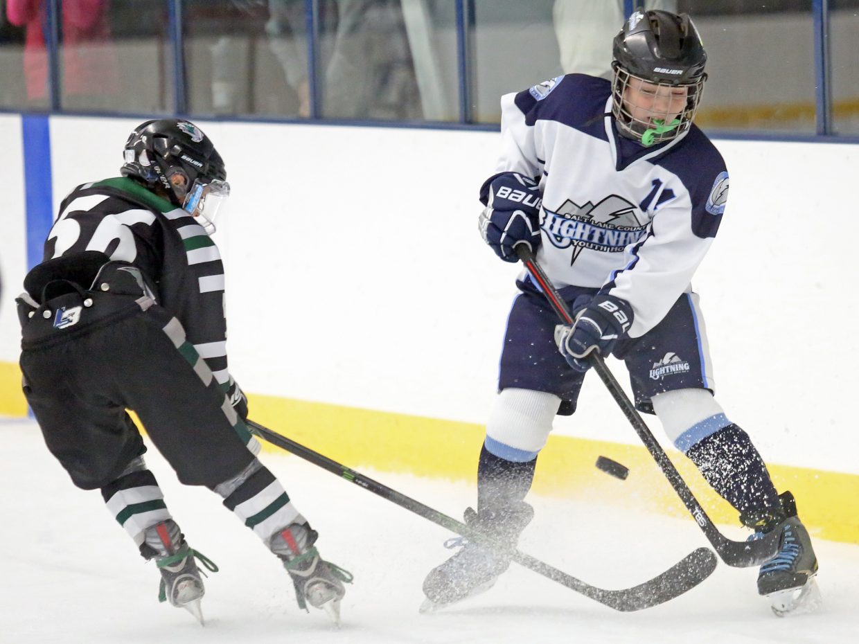 Aspen Junior Hockey concludes annual Fall Faceoff; AJH team wins in