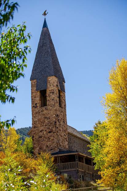 トーマス・キンケード 「The Aspen Chapel」 The Aspen Chapel – Thomas Kinkade Studios