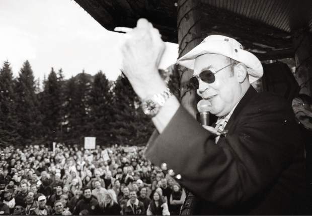 Hunter S. Thompson gives a speech during a peace rally in Aspen in February 2003.