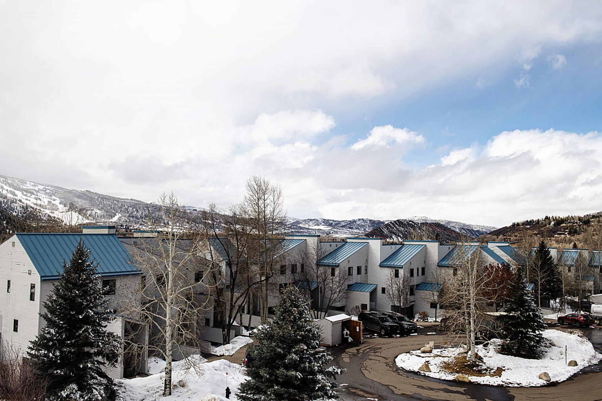 One of the largest affordable apartments in Aspen sells to national