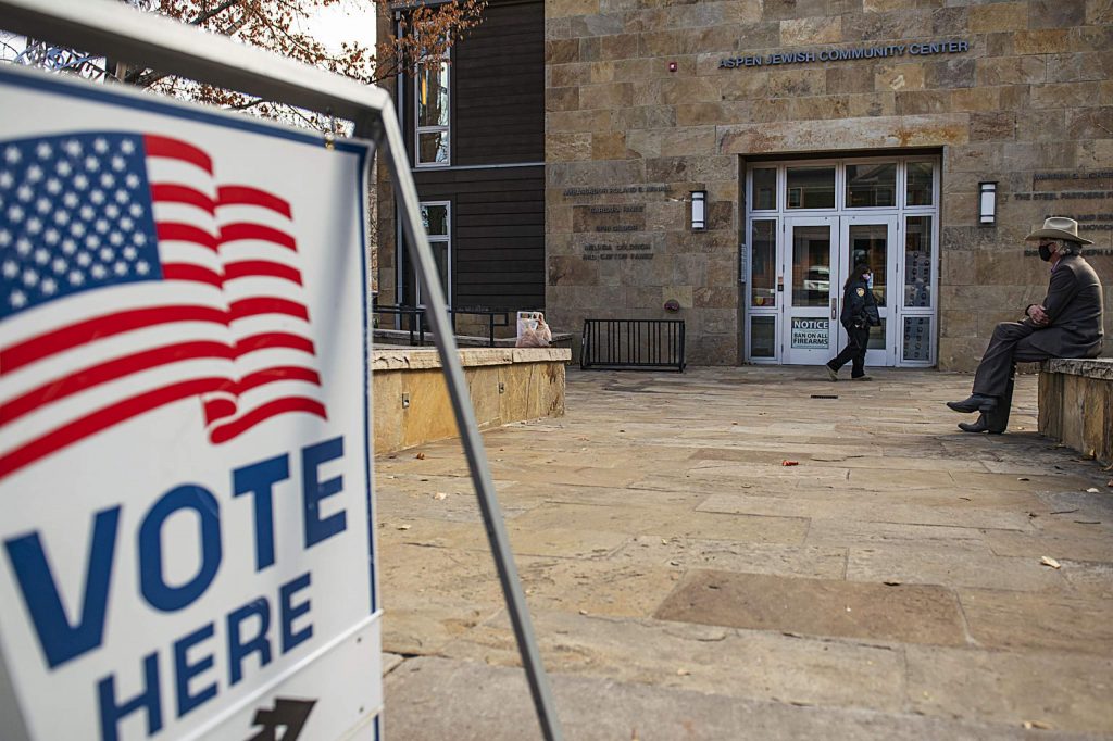 A security guard monitors the front of the Aspen Jewish Community Center on Election Day, Tuesday, Nov. 3, 2020. (Kelsey Brunner/The Aspen Times)