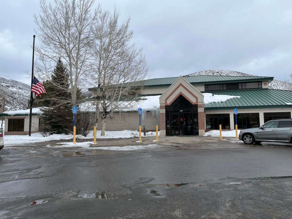 Lines of communication open up between mountain towns, U.S. Postal ...