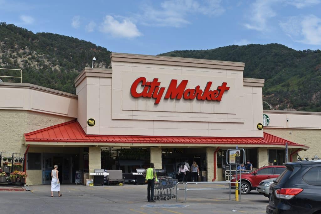 Commercial going fast, high in Glenwood Springs