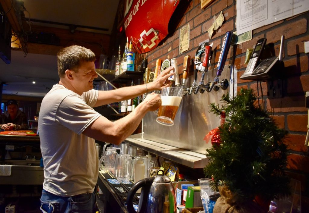 Stubbies seeks longer lease. Landlord Pitkin County prefers to keep options open. - Vimarsana News