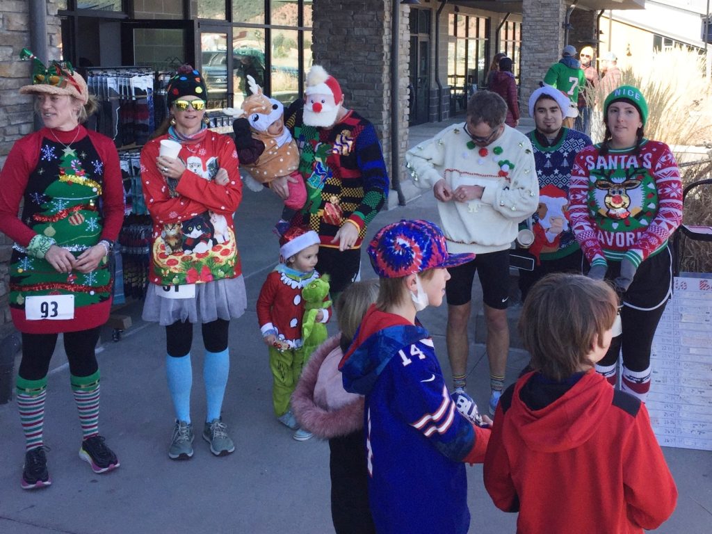 Holiday runners break sweat, wear ugly Christmas sweaters at Carbondale's 'Jingle Bell Run' 5k - Vimarsana News