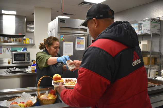 Carbondale partners with Roaring Fork School District to provide meal service for Venezuelan migrants - Vimarsana News