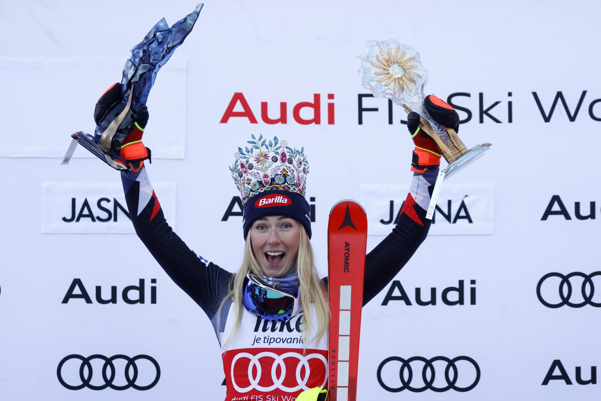 mikaela-shiffrin-holds-on-for-world-cup-victory-no-95-in-jasna