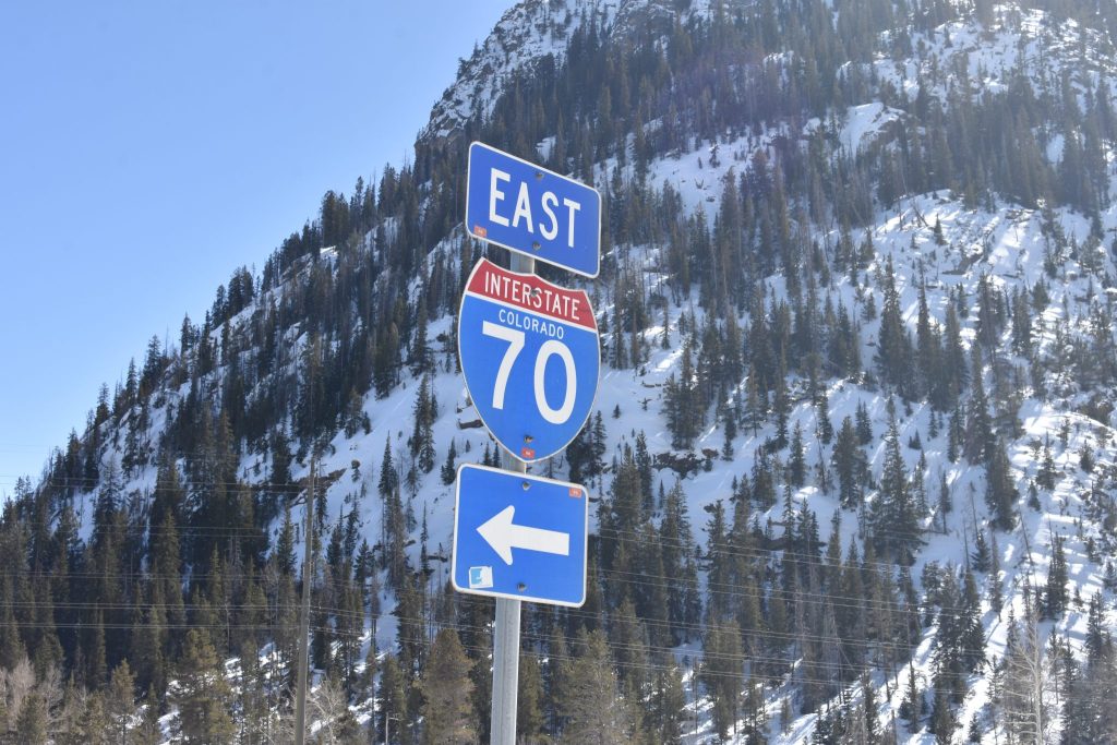 Governor signs bill banning truckers from left lane on some parts of I-70 - Vimarsana News