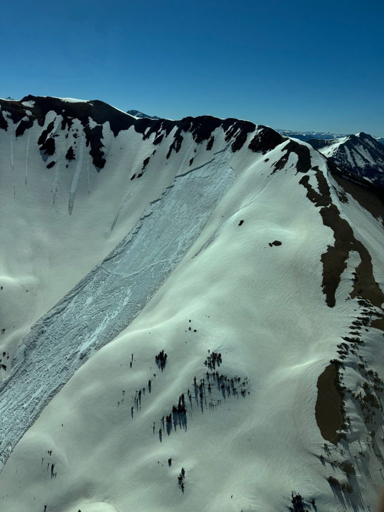 Several 'large' and 'destructive' slides trigger warning that avalanche conditions are 'not normal' for this time of year in Colorado - Vimarsana News