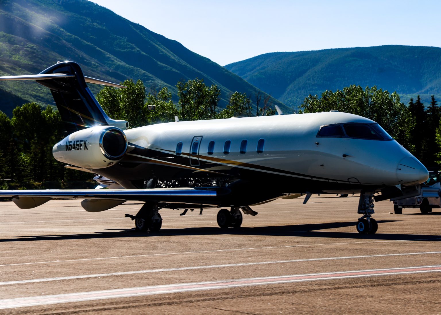 Aspen airport sees more delays, cancellations in wake of new wind ...