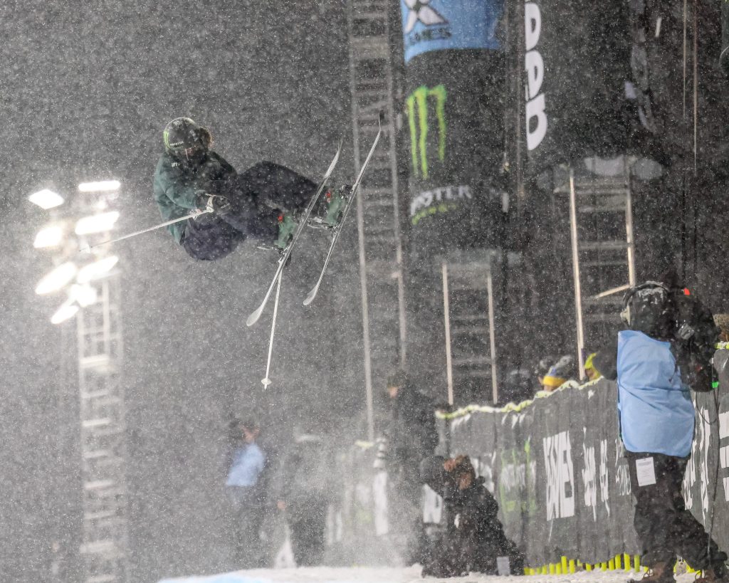 Atkin, Shimizu claim gold in snowy women's halfpipe at X Games