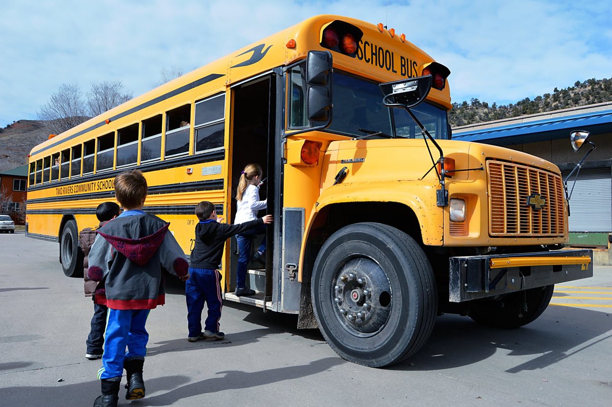 Three Rivers School Bus Club Rotario donates bus to Two Rivers Community School ...
