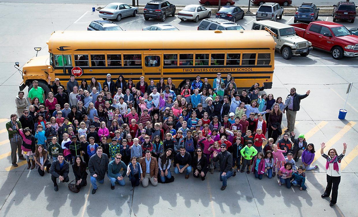 Three Rivers School Bus Club Rotario donates bus to Two Rivers Community School ...