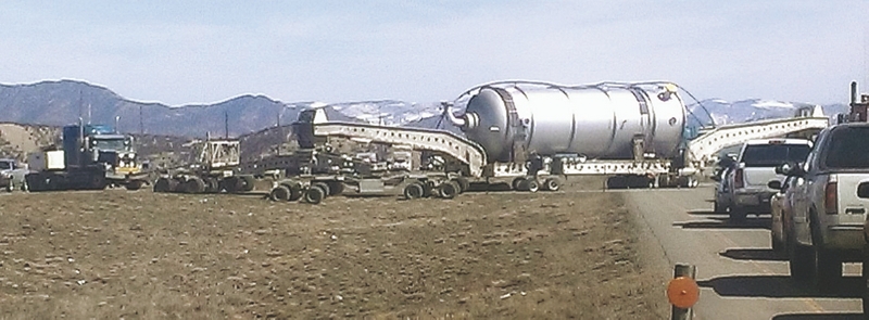 Rig Move Stops Traffic | PostIndependent.com