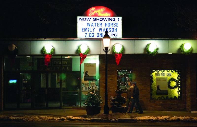 Glenwood Springs theater evokes 1970s nostalgia